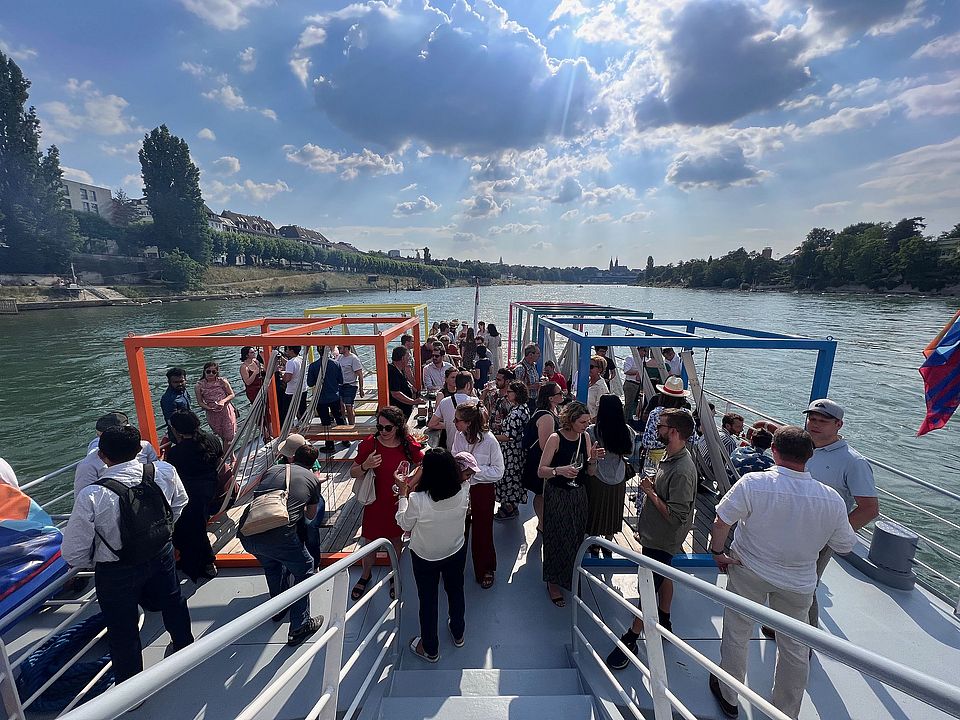 Gäste der PhD-Party auf dem Schiff