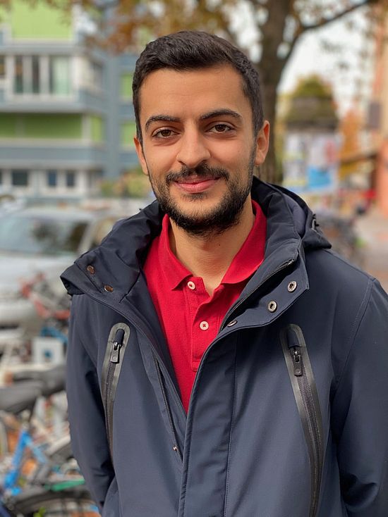 Dimitrios Tripkis hatte in seinem ersten Blockkurs viel gelernt und fand es toll, selbst am AFM arbeiten zu dürfen.