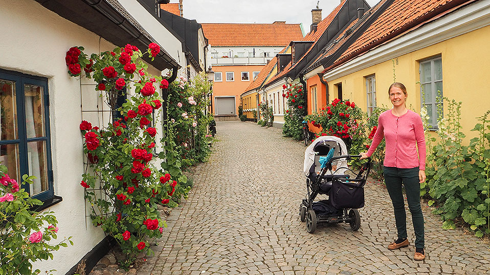 Sommerlicher Ausflug: Nanowissenschaftlerin Heidi Potts mit Familie zu Besuch in Ystad. (Foto: Heidi Potts)